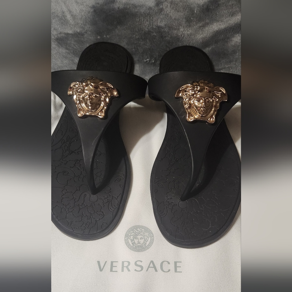 Versace auth rubber slides 38